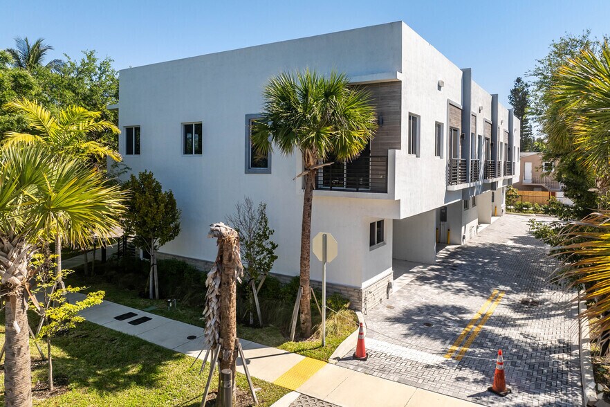 1421 SW 24th Ct, Fort Lauderdale, FL à vendre - Photo principale – Image 1 sur 5