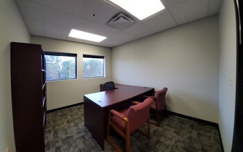 2701 W Busch Blvd, Tampa, FL à louer Photo intérieure– Image 1 sur 16