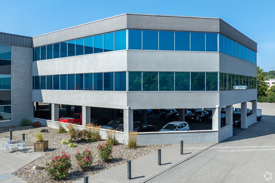 475 Virginia Dr, Fort Washington, PA à louer - Photo de l’immeuble – Image 2 sur 5