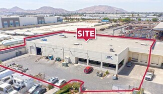 Plus de détails pour 169 W Mindanao St, Bloomington, CA - Industriel/Logistique à vendre