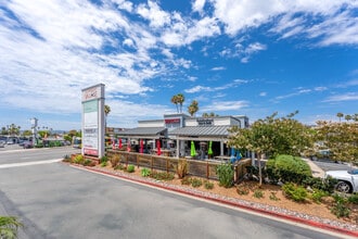 3065 Clairemont Dr, San Diego, CA à louer Photo intérieure– Image 1 sur 11