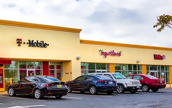 1337 N Mountain Ave, Ontario, CA à louer Photo principale– Image 1 sur 3