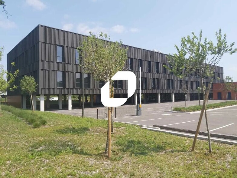 Local commercial dans Mérignac à louer - Photo de l’immeuble – Image 1 sur 18
