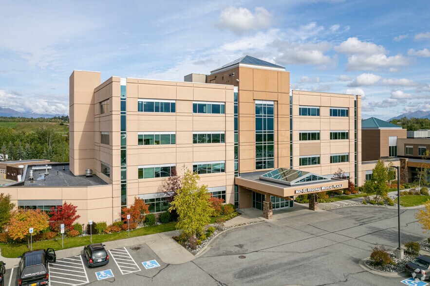 2490 S Woodworth Loop, Palmer, AK à louer - Photo principale – Image 1 sur 9