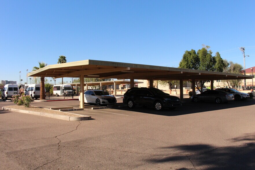 1201 E Thomas Rd, Phoenix, AZ à vendre - Photo de l’immeuble – Image 3 sur 12