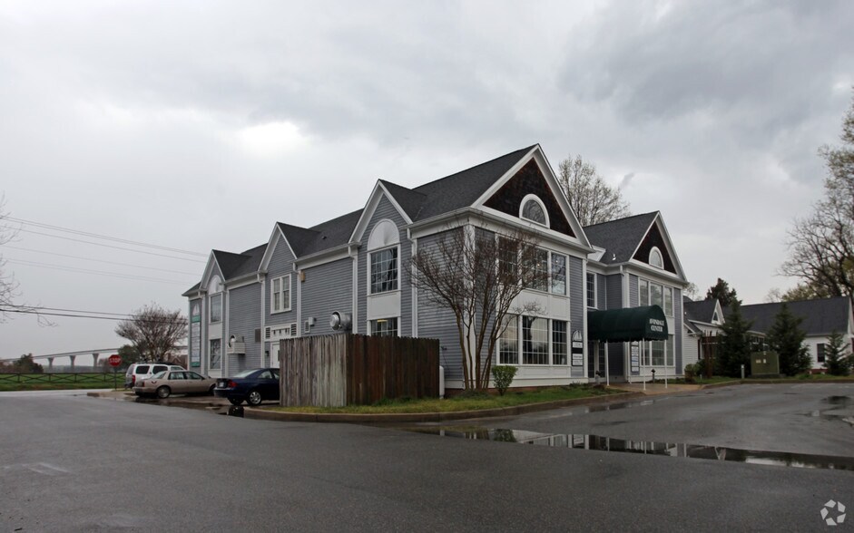 14350 Solomons Island Rd S, Solomons, MD à louer - Photo de l’immeuble – Image 2 sur 4