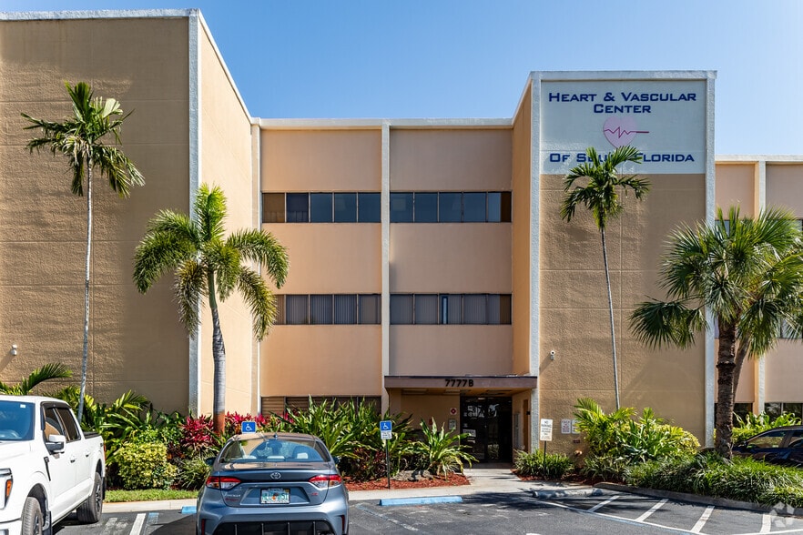 7777 N Davie Rd Ext, Davie, FL à vendre - Photo de l’immeuble – Image 3 sur 17