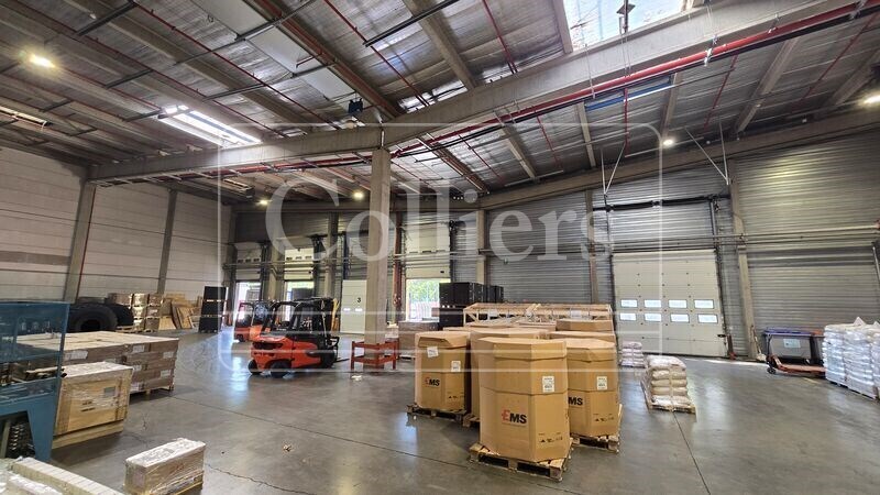 Industriel/Logistique dans Vitrolles à louer - Photo de l’immeuble – Image 2 sur 10