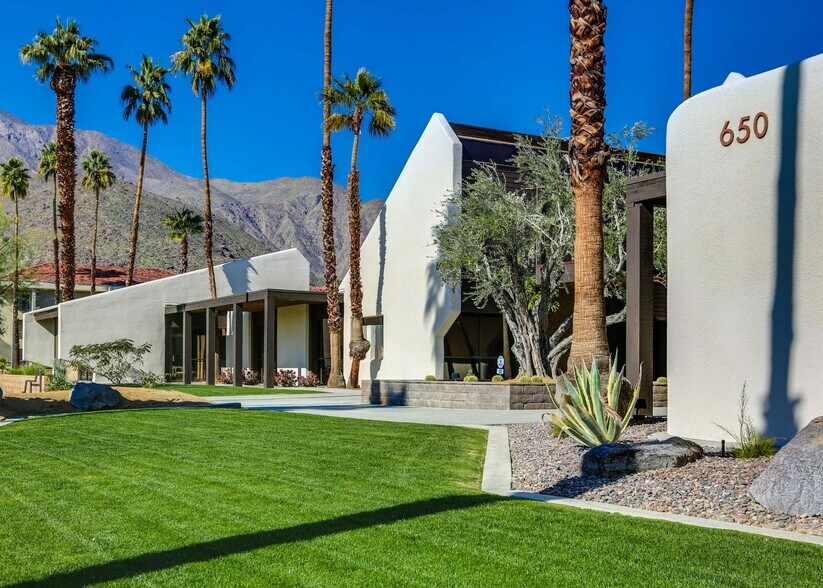600-650 E Tahquitz Canyon Way, Palm Springs, CA à vendre - Photo de l’immeuble – Image 3 sur 24