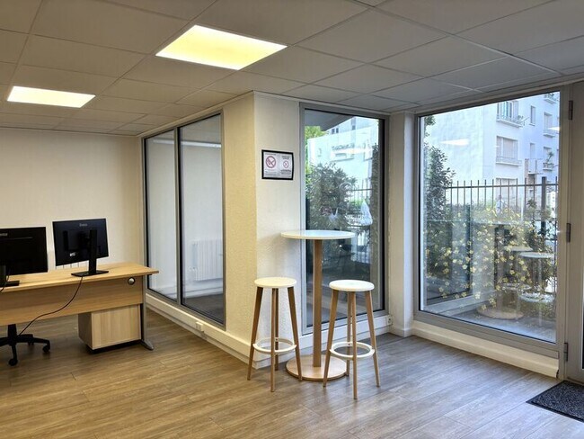 Plus de détails pour Bureau à vendre