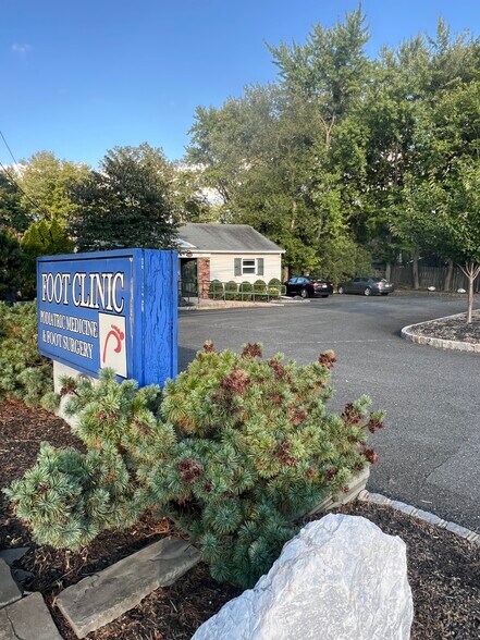 118 Columbia Tpke, Florham Park, NJ à vendre - Photo de l’immeuble – Image 2 sur 15