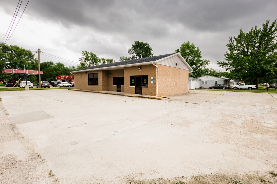 417 N Saint John St, Bethany, IL à vendre - Photo de l’immeuble – Image 2 sur 24