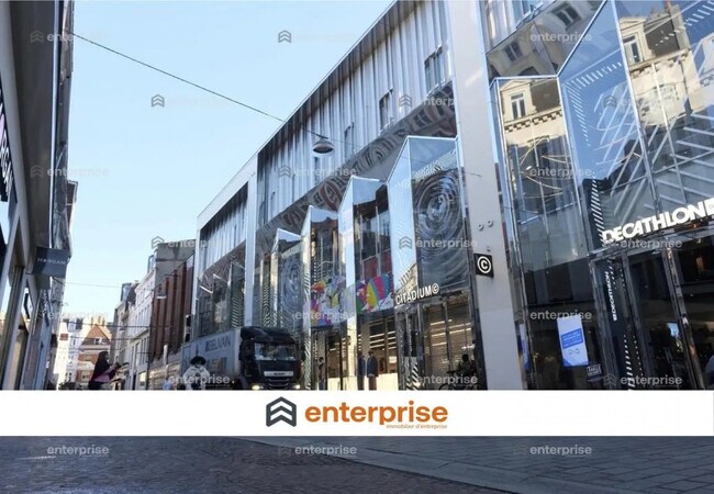 Plus de détails pour Local commercial à louer