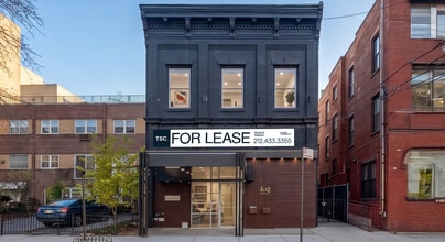 23-22 30th Ave, Astoria, NY à vendre Photo de l’immeuble– Image 1 sur 8