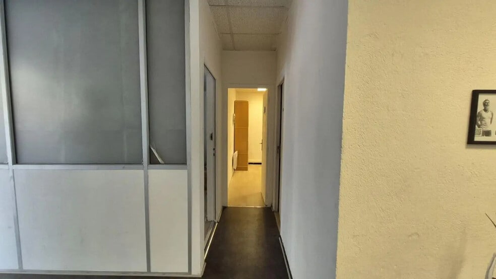 Local commercial dans Toulon à louer - Photo de l’immeuble – Image 3 sur 3