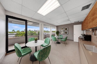 2005 W Cypress Creek Rd, Fort Lauderdale, FL à louer Photo intérieure– Image 2 sur 2