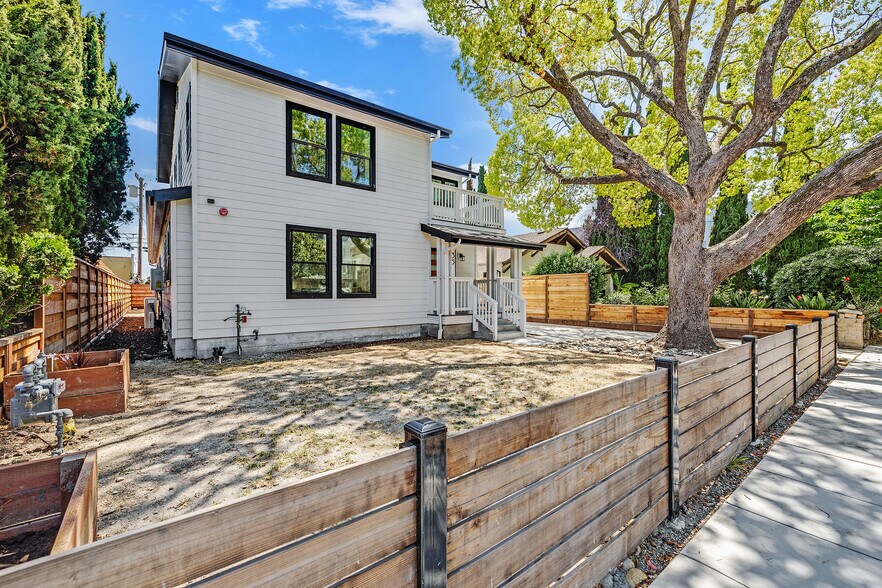 35 Arch St, Redwood City, CA à vendre - Photo de l’immeuble – Image 3 sur 49