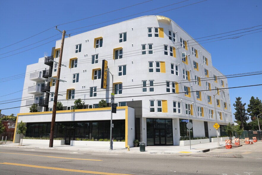 5103 W Adams Blvd, Los Angeles, CA à louer - Photo de l’immeuble – Image 2 sur 9