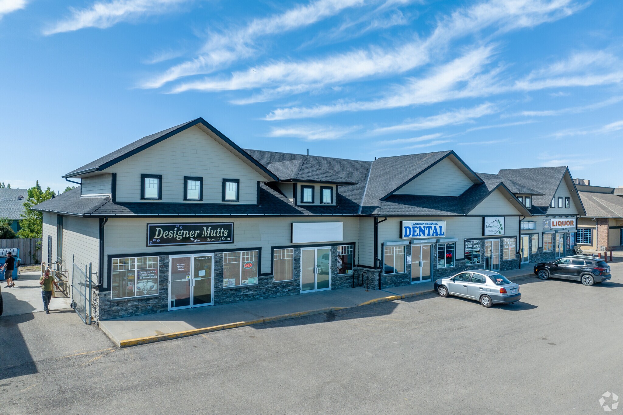 720 Centre St NE, Rocky View No 44, AB à vendre Photo principale– Image 1 sur 6