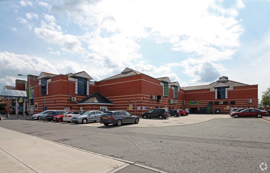 The Mead, Farnborough à louer - Photo de l’immeuble – Image 3 sur 9