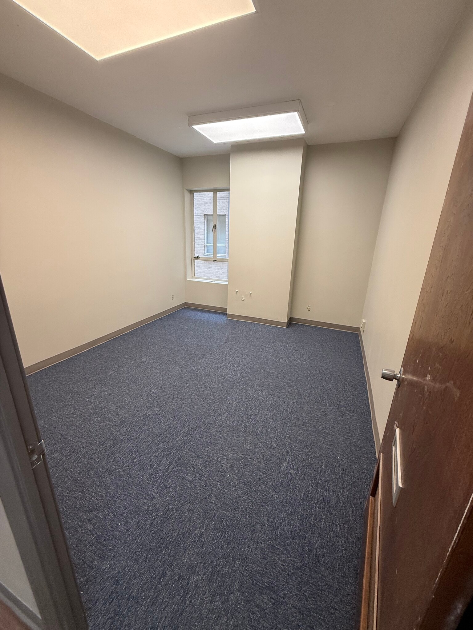 121 S Broadway Ave, Tyler, TX à louer Photo intérieure– Image 1 sur 1