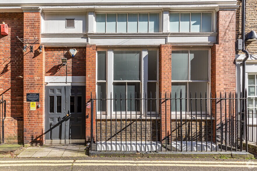 6-7 Garbutt Pl, Londres à louer - Photo de l’immeuble – Image 3 sur 8