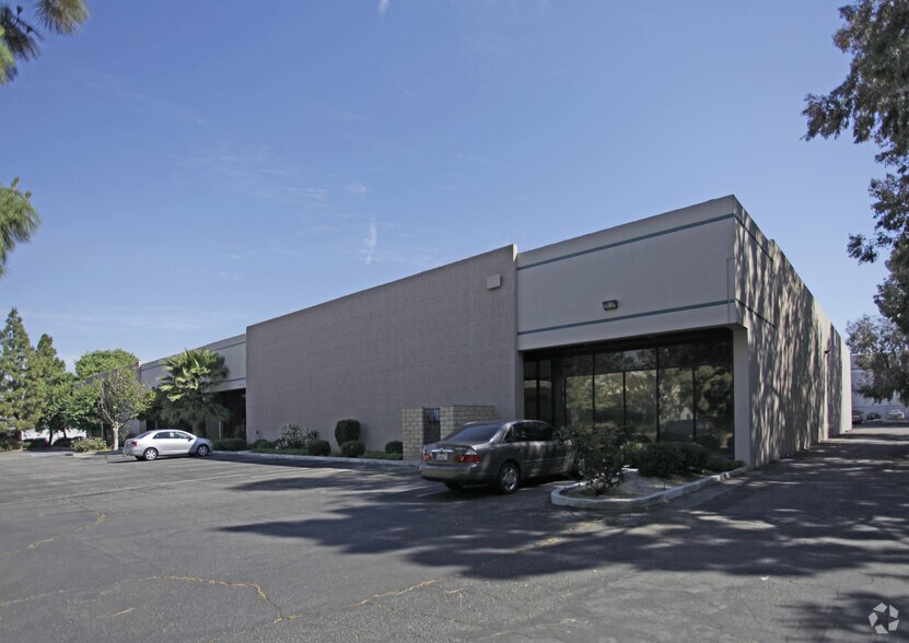 27778 Avenue Hopkins, Valencia, CA à louer - Photo principale – Image 1 sur 2