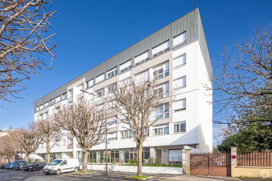 Immeuble residentiel dans Ivry-sur-Seine à vendre - Photo principale – Image 1 sur 2