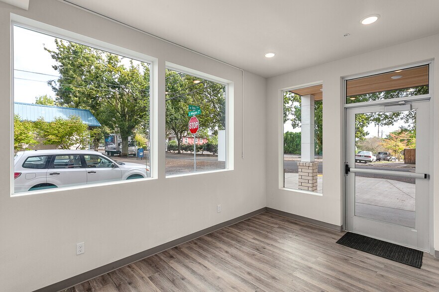 5605 SE Milwaukie Ave, Portland, OR à vendre - Photo intérieure – Image 3 sur 33