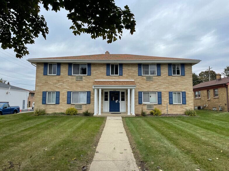 10710 W Lincoln Ave, West Allis, WI à vendre - Photo de l’immeuble – Image 2 sur 8