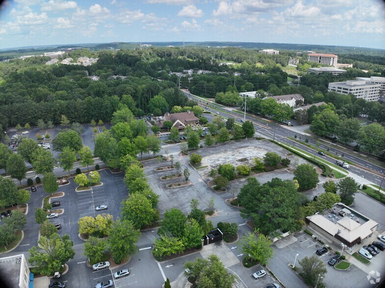 11556 Rainwater Dr, Alpharetta, GA à vendre – Image 2 sur 23