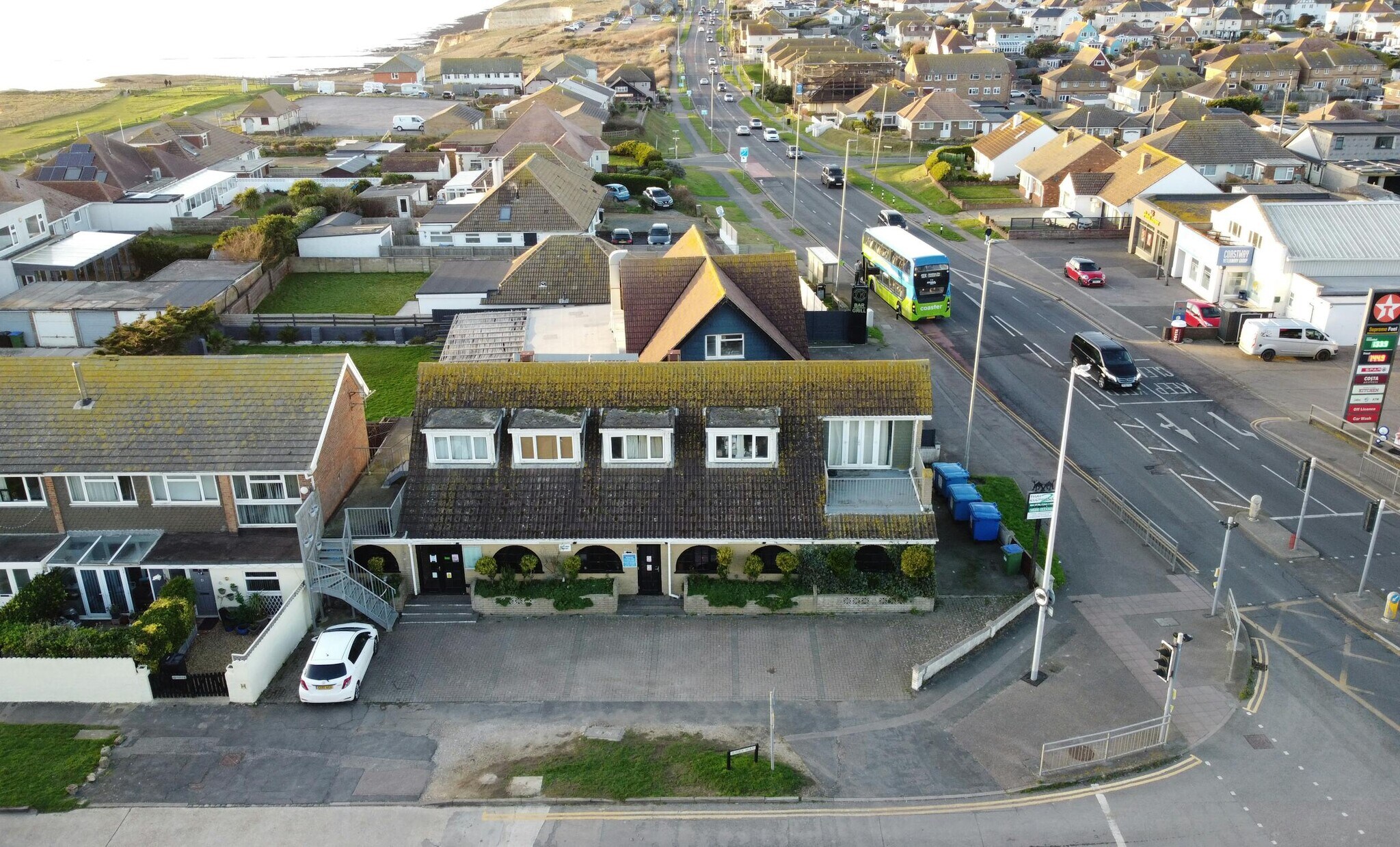 379 South Coast Rd, Peacehaven à vendre Photo de l’immeuble– Image 1 sur 4