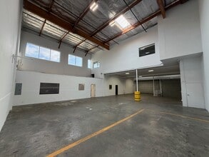 8701 Bellanca Ave, Los Angeles, CA à louer Photo intérieure– Image 1 sur 4