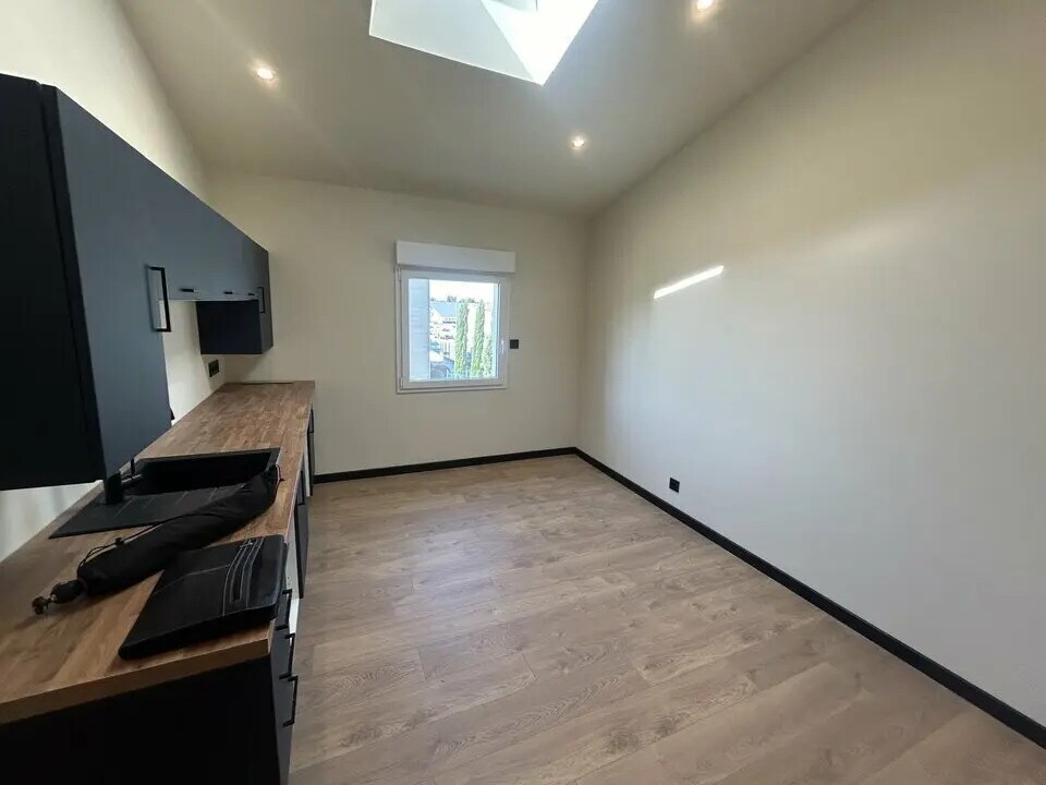 Bureau dans Saint-Rémy-de-Provence à louer Photo intérieure– Image 1 sur 7