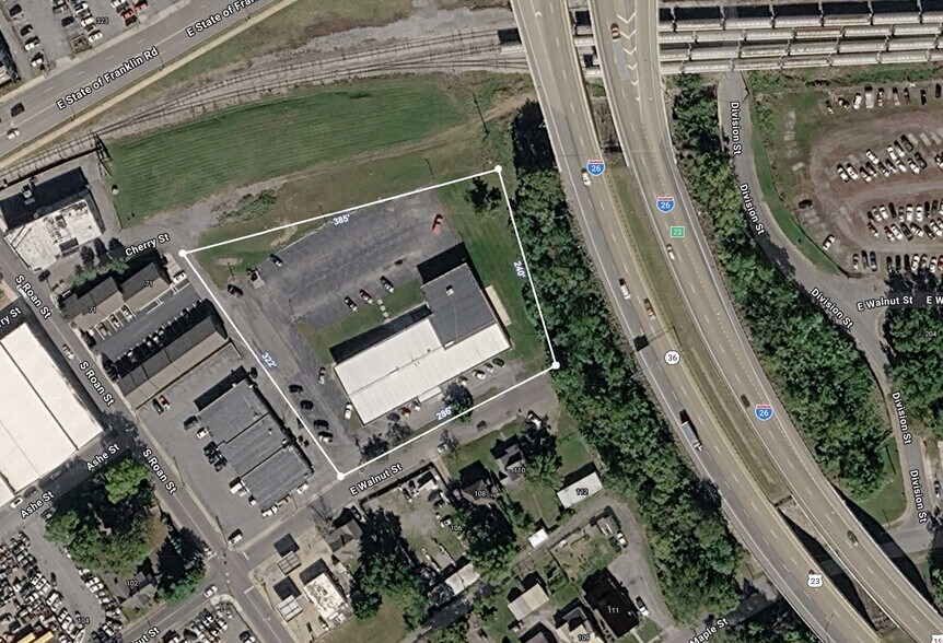 105 E Walnut St, Johnson City, TN à louer - Photo de l’immeuble – Image 2 sur 6