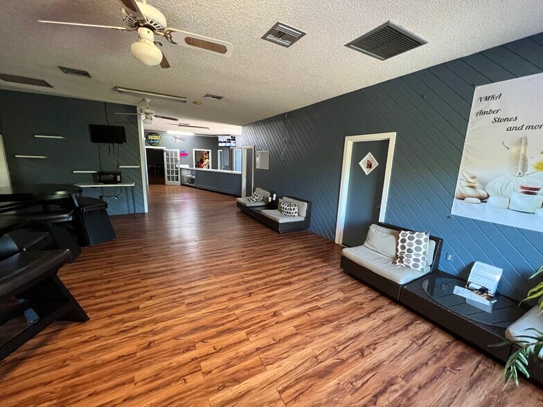 8836 US Highway 19, Port Richey, FL à louer - Photo de l’immeuble – Image 2 sur 6