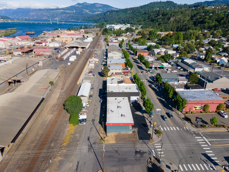 105 Steuben st, Bingen, WA à vendre - Photo de l’immeuble – Image 2 sur 27