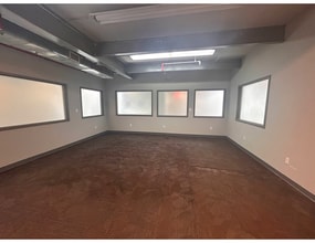 33-20 55th St, Woodside, NY à louer Photo intérieure– Image 2 sur 2