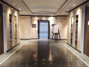 5181 Rue d'Amiens, Montréal, QC à louer Hall d’entrée– Image 2 sur 8