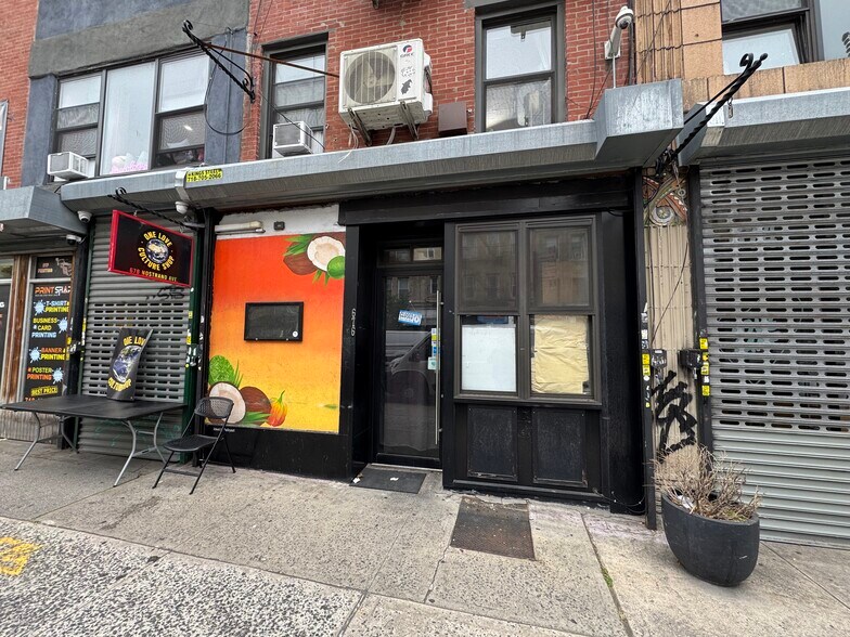 670-680 Nostrand Ave, Brooklyn, NY à louer - Photo de l’immeuble – Image 1 sur 1