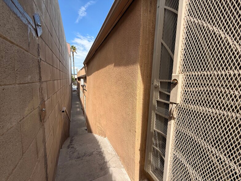 11326 Ventura Blvd, Studio City, CA à louer - Photo de l’immeuble – Image 3 sur 6