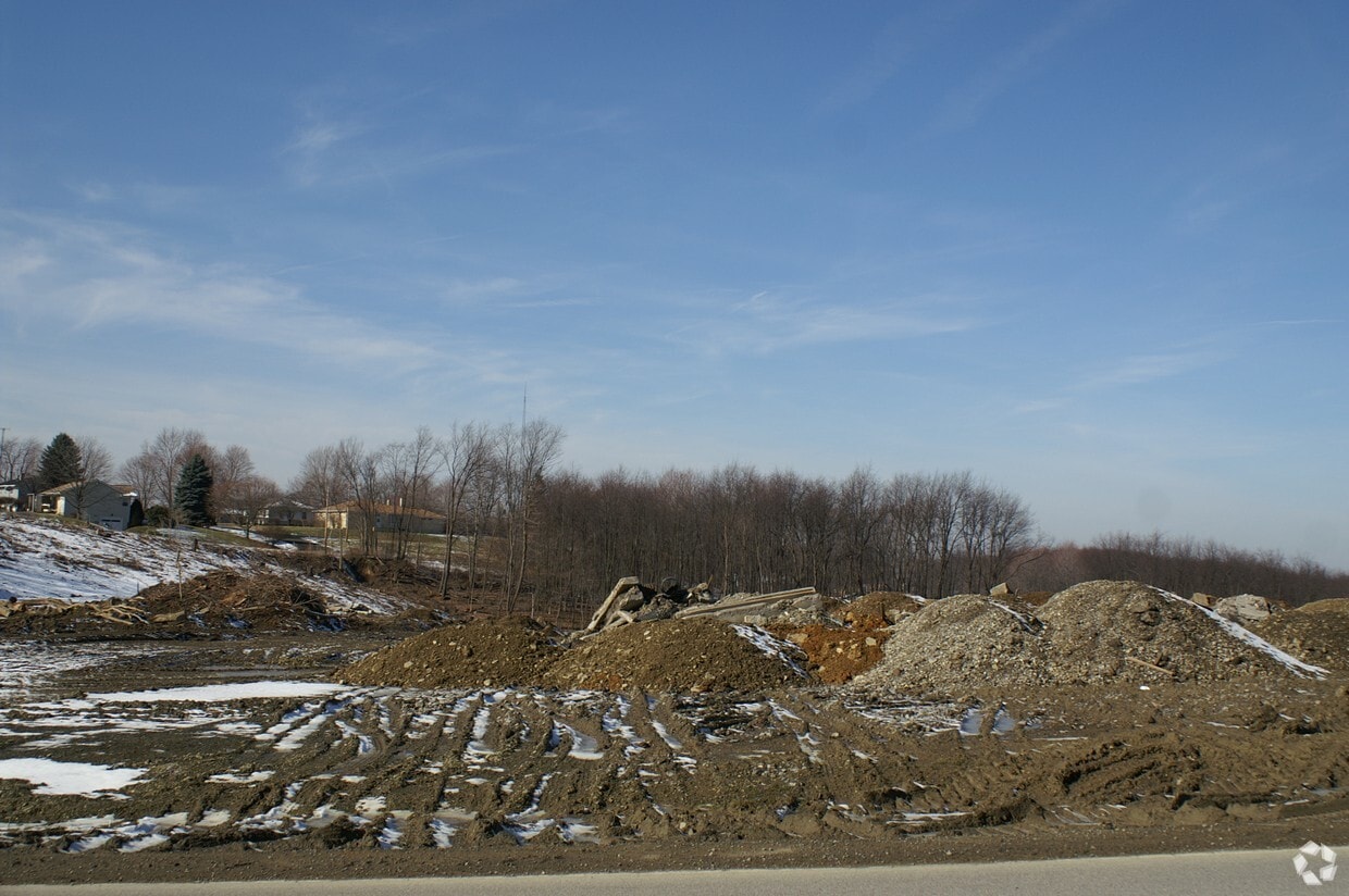 McGuffey Dr, East Liverpool, OH à louer Photo principale– Image 1 sur 11