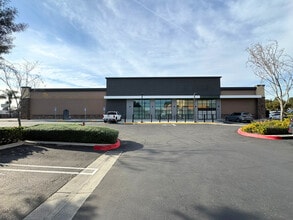 15225 Whittier Blvd, Whittier, CA à louer Photo de l’immeuble– Image 1 sur 1