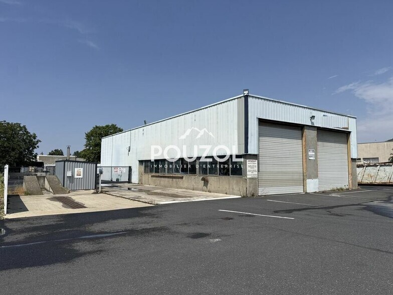30 Avenue D'Aubiere, Cournon-d'Auvergne à louer - Photo de l’immeuble – Image 2 sur 14