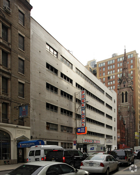 220 W 31st St, New York, NY à louer - Photo de l’immeuble – Image 3 sur 3