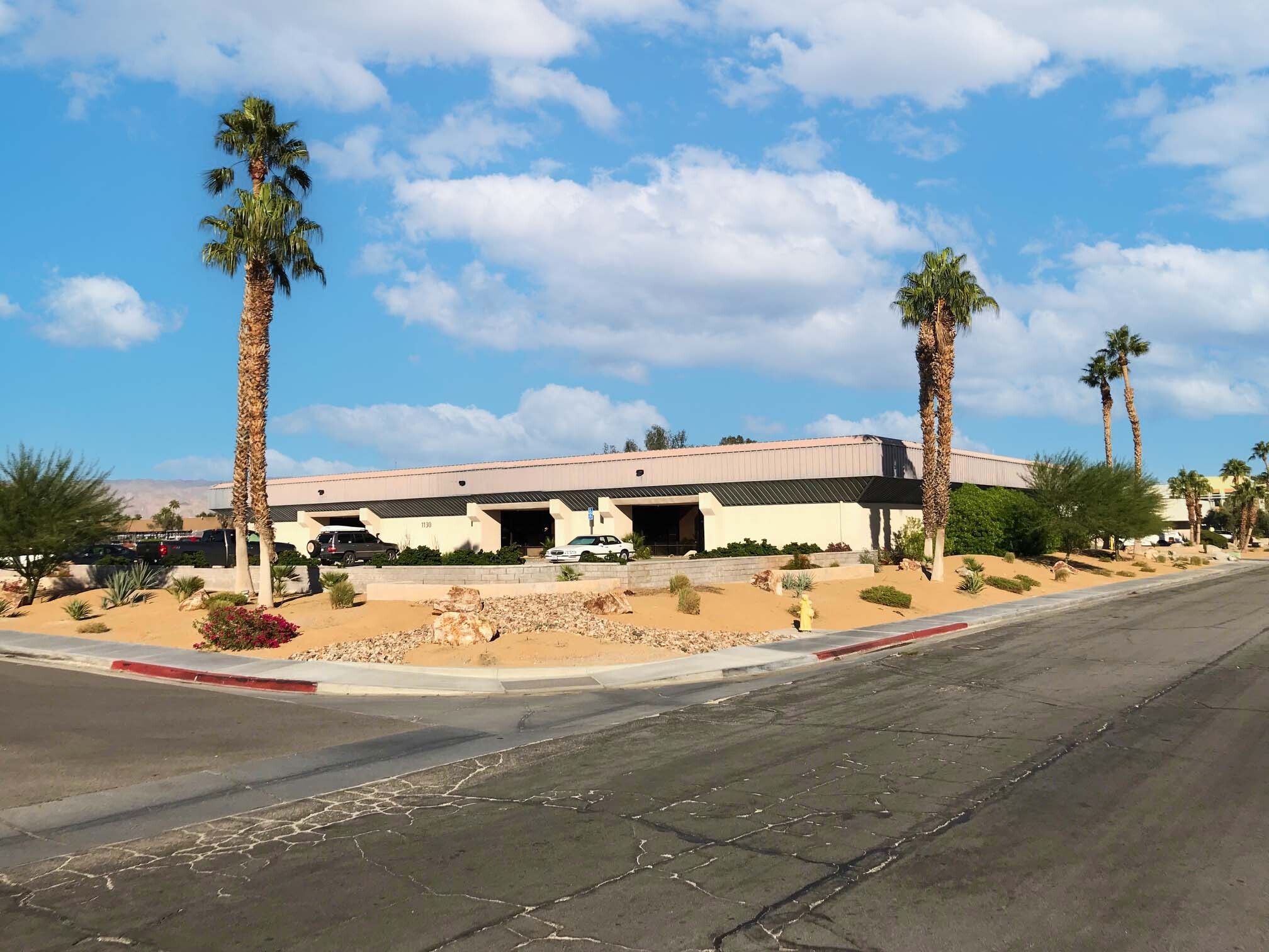 1130 N Valdivia Way, Palm Springs, CA à louer Photo intérieure– Image 1 sur 7