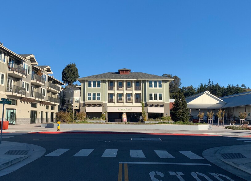 151 Aptos Village Way, Aptos, CA à vendre - Photo de l’immeuble – Image 2 sur 3