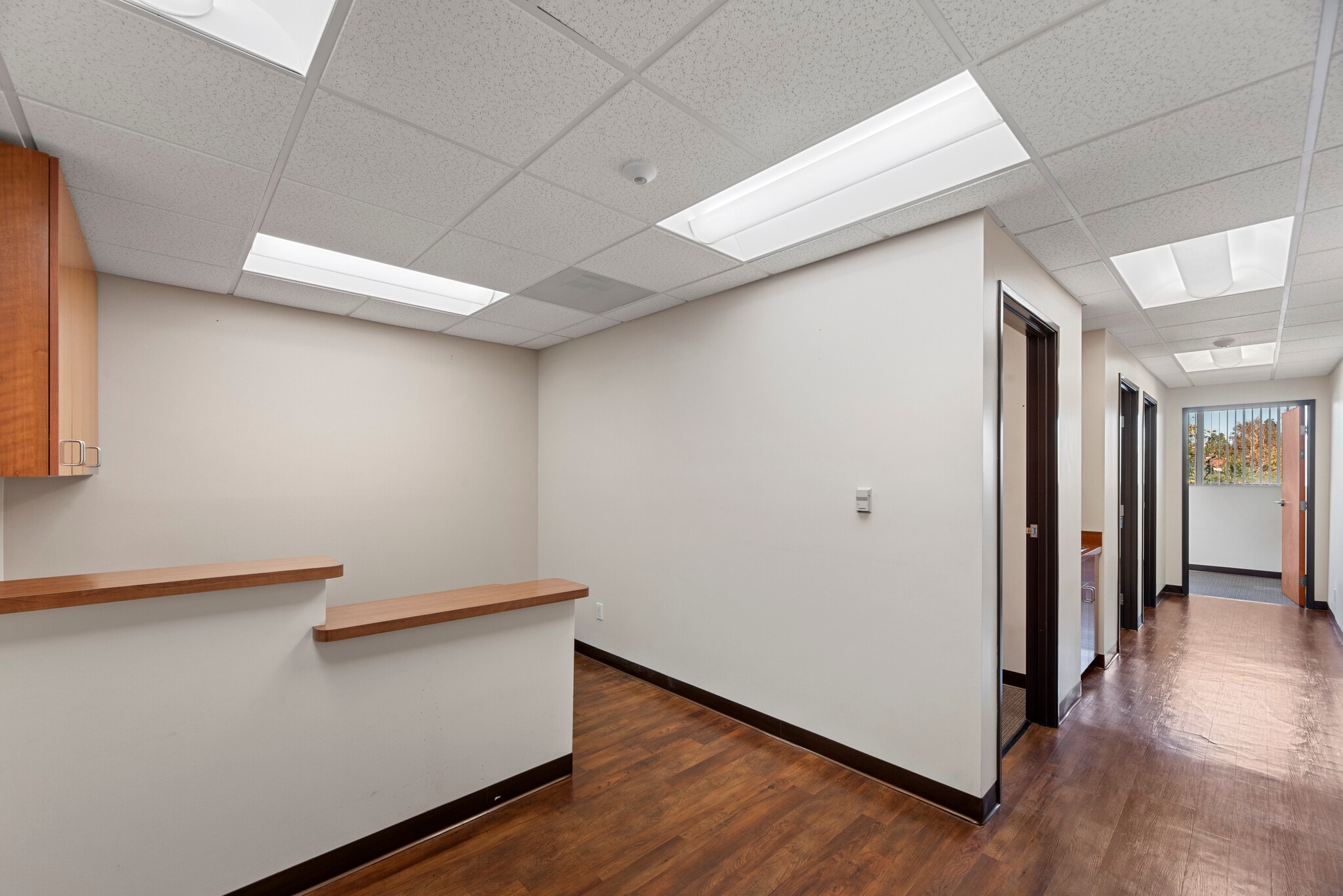 223 E Thousand Oaks Blvd, Thousand Oaks, CA à louer Photo intérieure– Image 1 sur 2