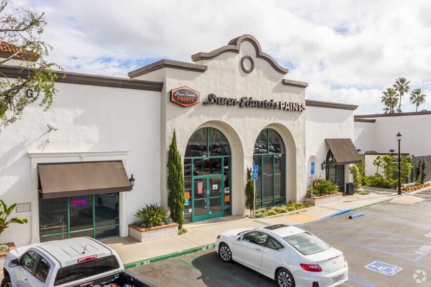 1835 Newport Blvd, Costa Mesa, CA à vendre - Photo de l’immeuble – Image 3 sur 7