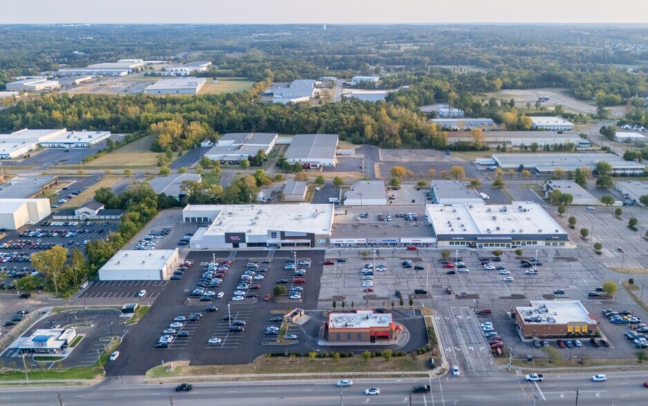 815-875 W Central Ave, Springboro, OH à louer - Photo de l’immeuble – Image 1 sur 2